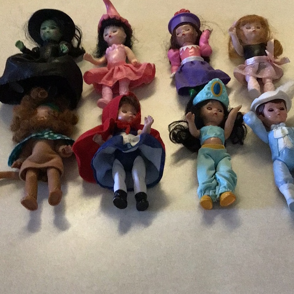 Bundle 8 Madem Alexander Wizard of Oz McDonalds collection.